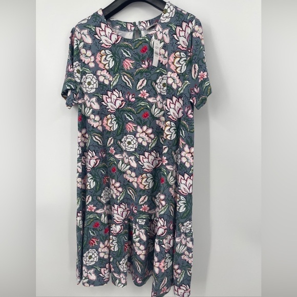 LOFT Dresses & Skirts - Ann Taylor Sz Large Lotus Flower Print Rayon Stretch  Dress NWT